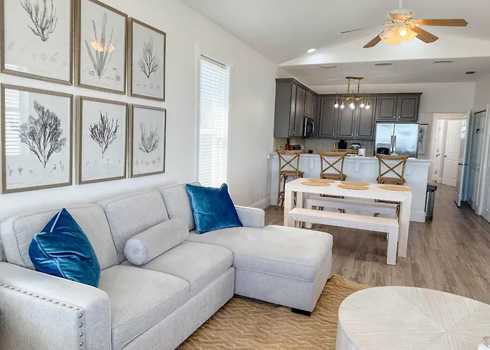 Gulf-Front Paradise 3Br Beach House Prime Location